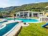 Villa Green House